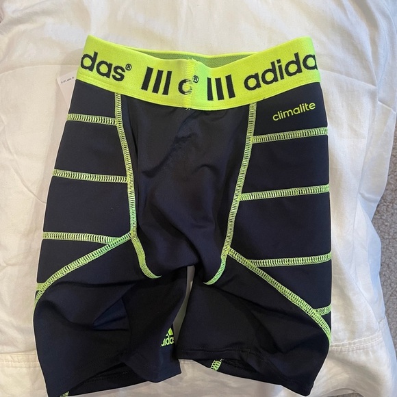 Adidas Climalite Girls Destiny Solid Black Sliding Softball Shorts Sz XS NWT - Picture 7 of 7